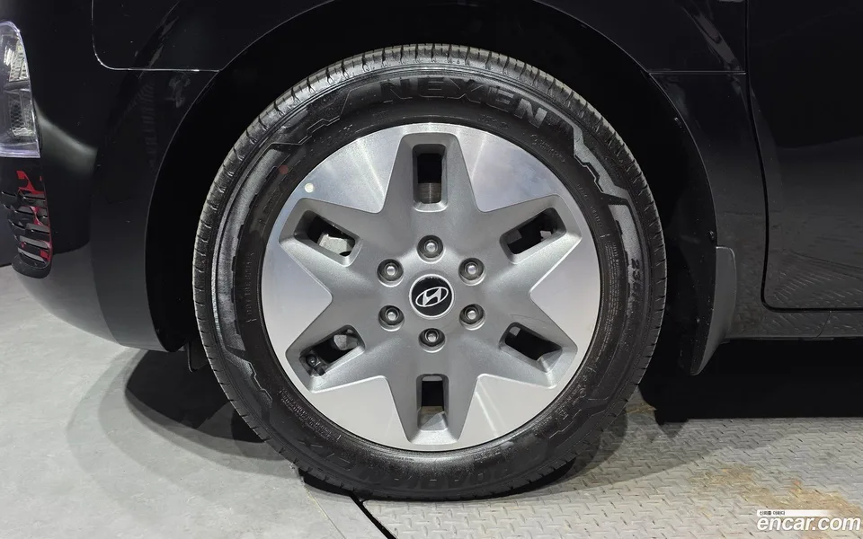 Hyundai Staria L3.5 9 2025 — миниатюра 5