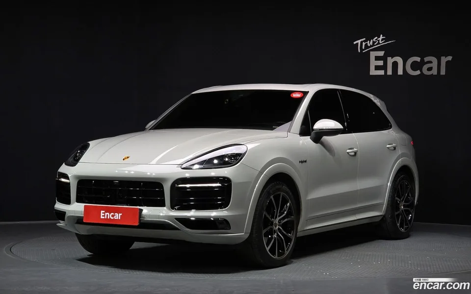 Porsche Cayenne 3.0 E- 2022 — фото 1, купить с доставкой в Москву