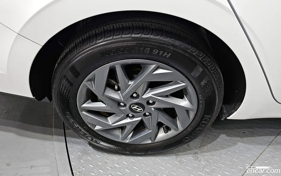 Hyundai Avante CN7 Hybrid 2024 — миниатюра 5