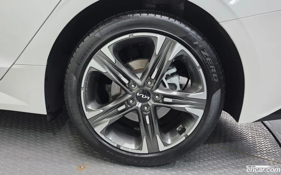Kia K5 Hybrid 2023 — миниатюра 2
