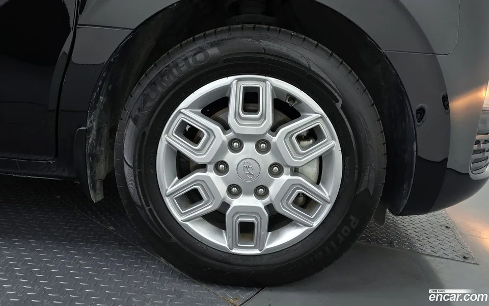Hyundai Staria 5 2022 — миниатюра 2