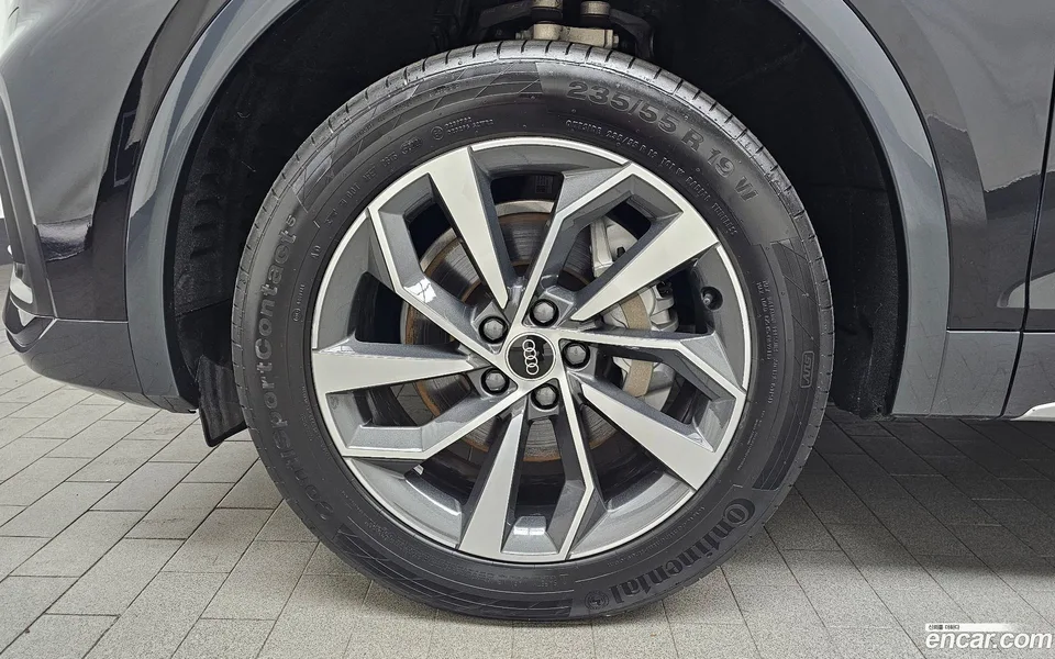 Audi Q5 45 TFSI 2023 — миниатюра 2