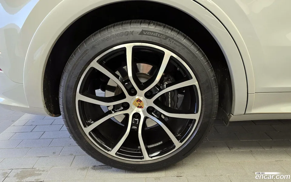 Porsche Cayenne 3.0 E- 2022 — миниатюра 2