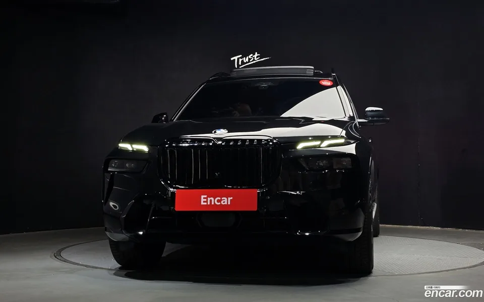 BMW X7 xDrive 40i M 7 2025 — миниатюра 3