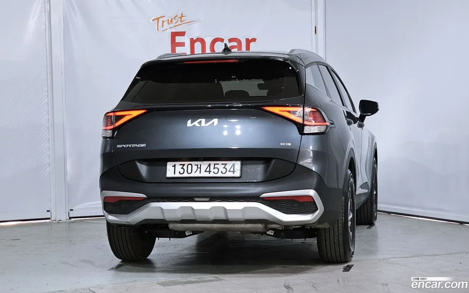 Kia Sportage Hybrid 2WD 2024 — миниатюра 4