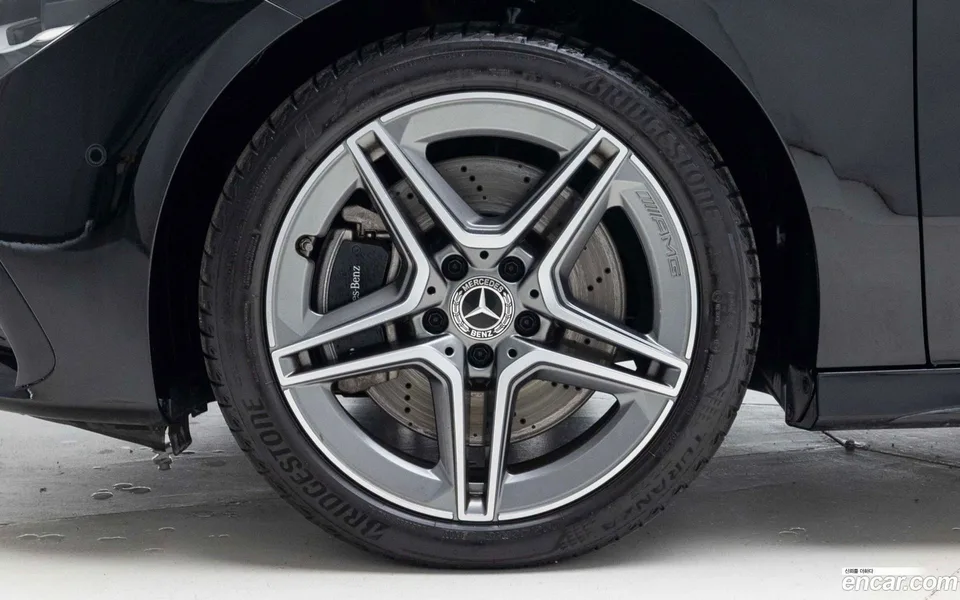 Mercedes-Benz CLA-Class CLA250 4MATIC 2025 — миниатюра 5