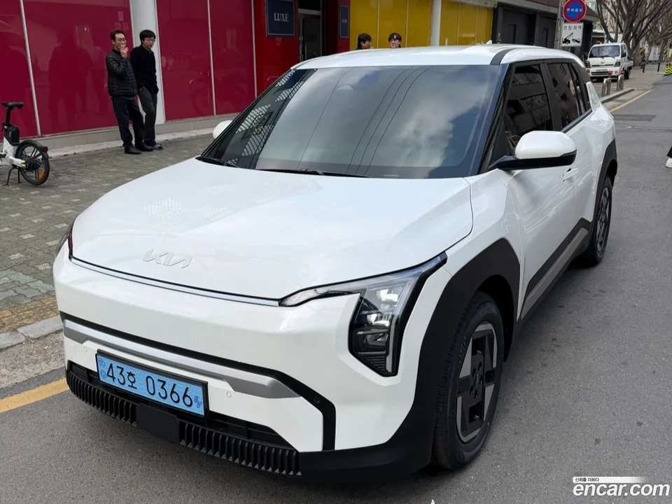 Kia EV3 2WD 2026 — thumbnail 3