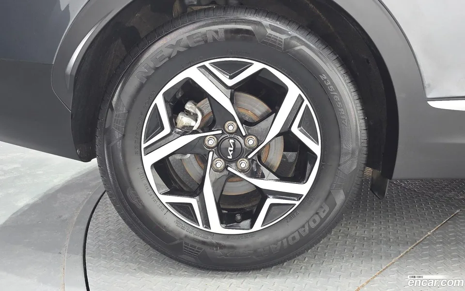 Kia Sportage 2.0 2WD 2023 — thumbnail 5