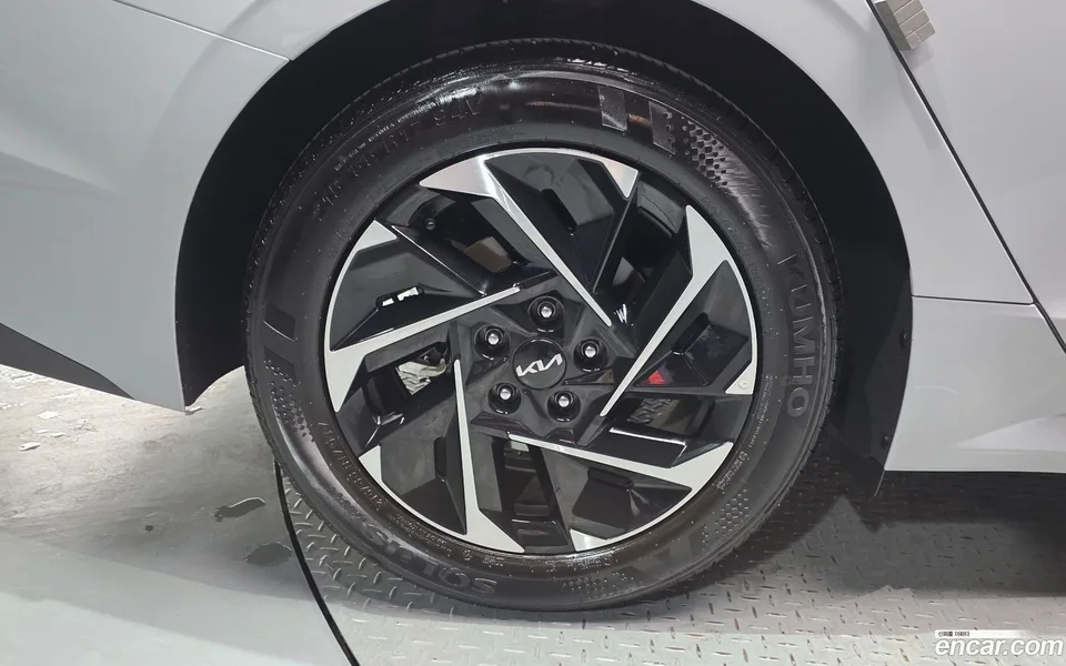 Kia K5 Hybrid 2025 — миниатюра 2