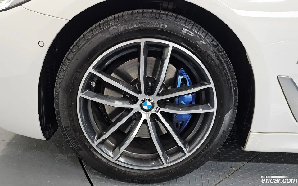 BMW 5 Series 520i M 2022 — миниатюра 2
