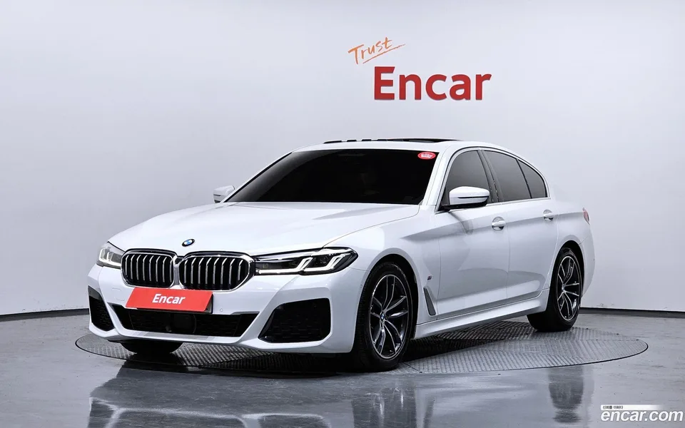 BMW 5 Series 520i M 2022 — фото 1, купить с доставкой в Москву