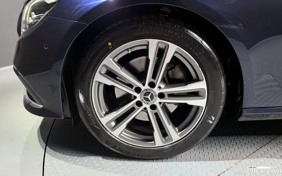 Mercedes-Benz E-Class E250 2023 — миниатюра 2