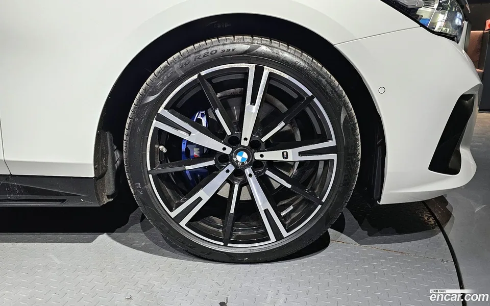 BMW 5 Series 530i xDrive M 2024 — миниатюра 2