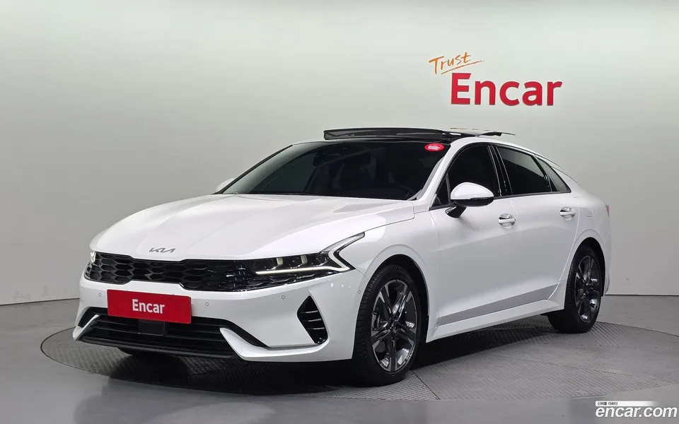 Kia K5 Hybrid 2023 — фото 1, купить с доставкой в Москву