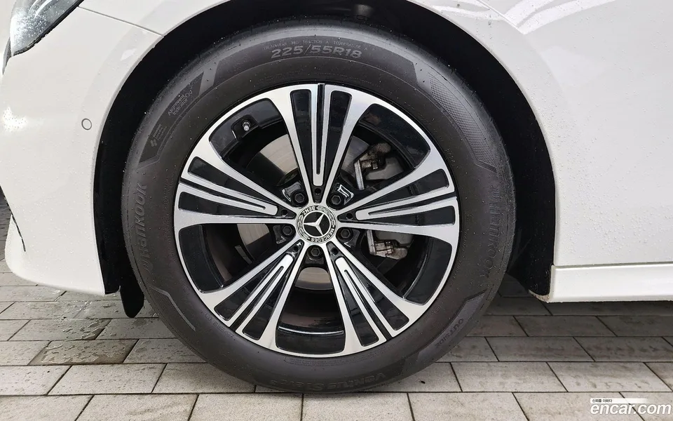 Mercedes-Benz E-Class E200 2025 — миниатюра 5