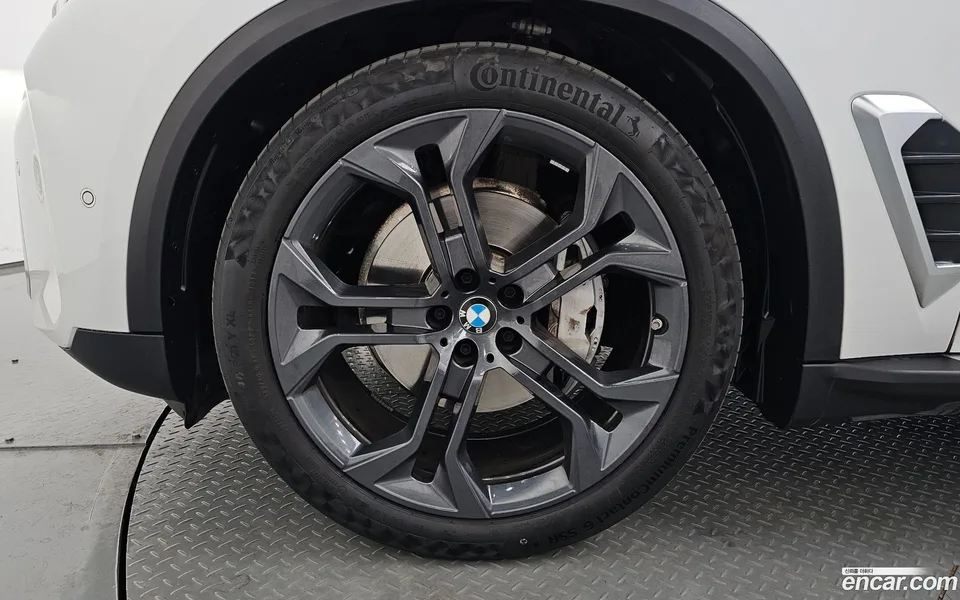 BMW X5 xDrive 40i xLine 2024 — миниатюра 5