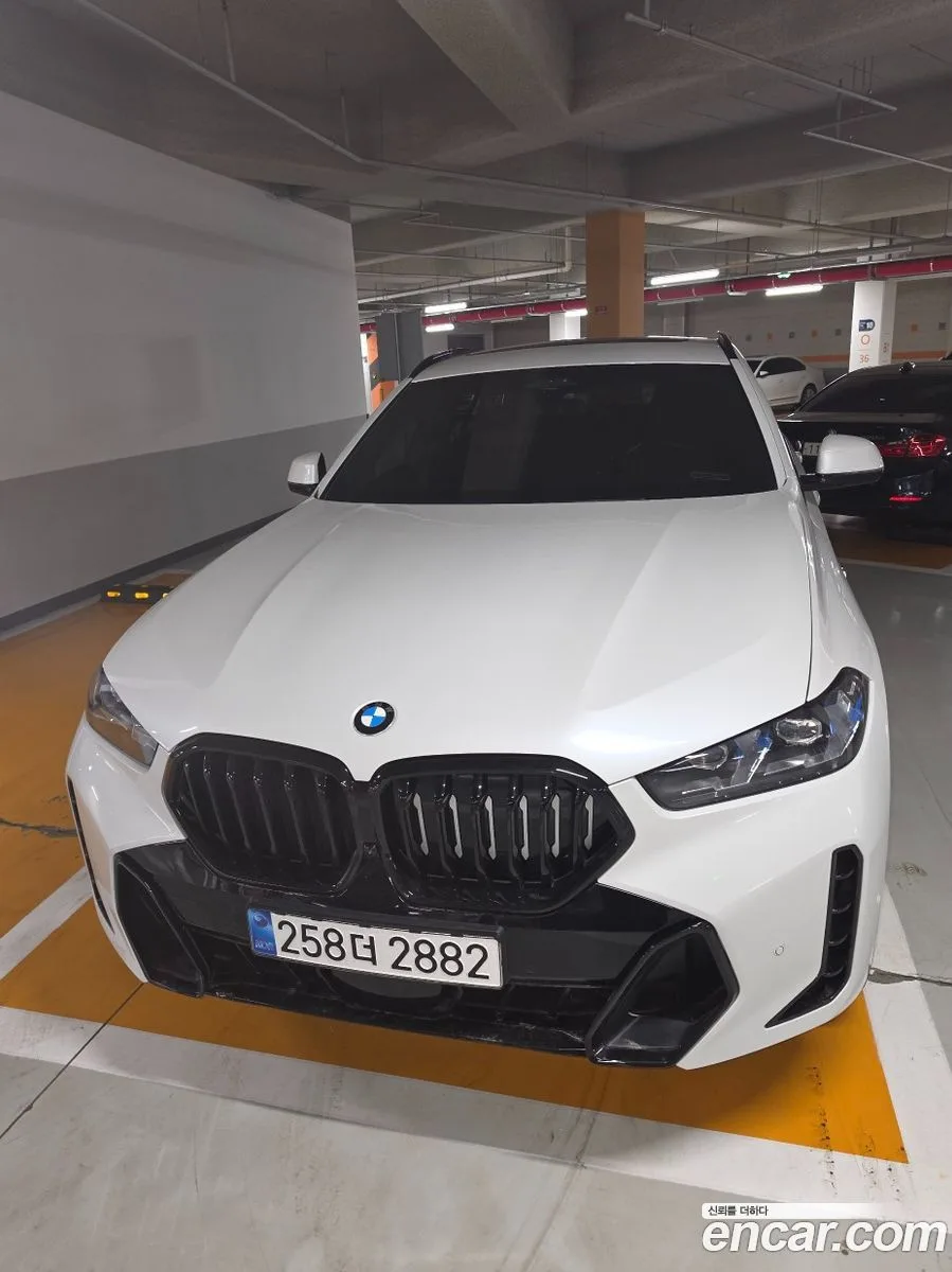 BMW X6 xDrive40i M 2025 — фото 1, купить с доставкой в Москву