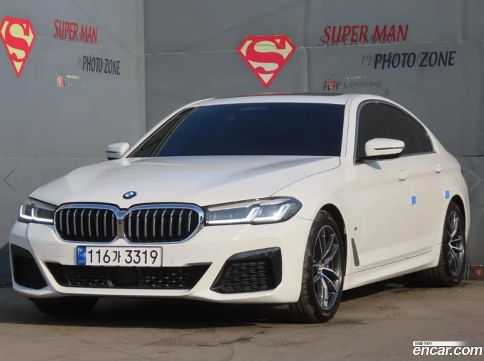 BMW 5 Series 520i M 2023 — фото 1, купить с доставкой в Москву