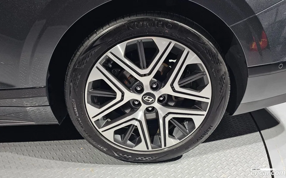 Hyundai Grandeur 2.5 2WD 2023 — миниатюра 2