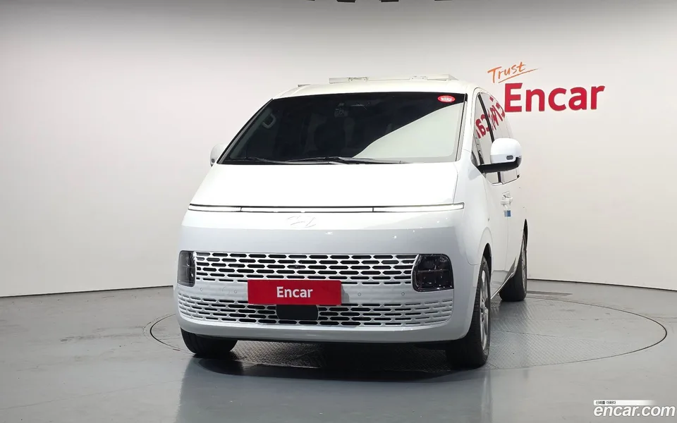 Hyundai Staria L3.5 9 2025 — thumbnail 3