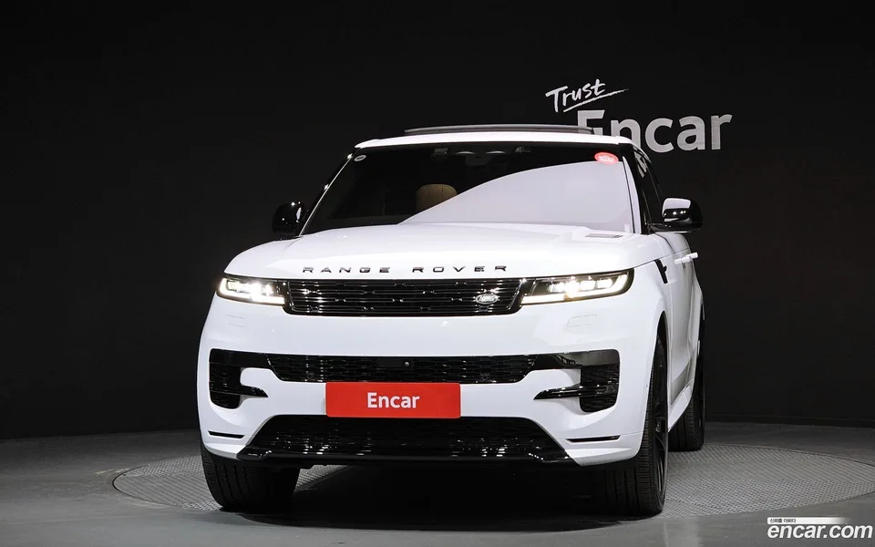 Land Rover Range Rover Sport P550E HSE 2025 — миниатюра 3
