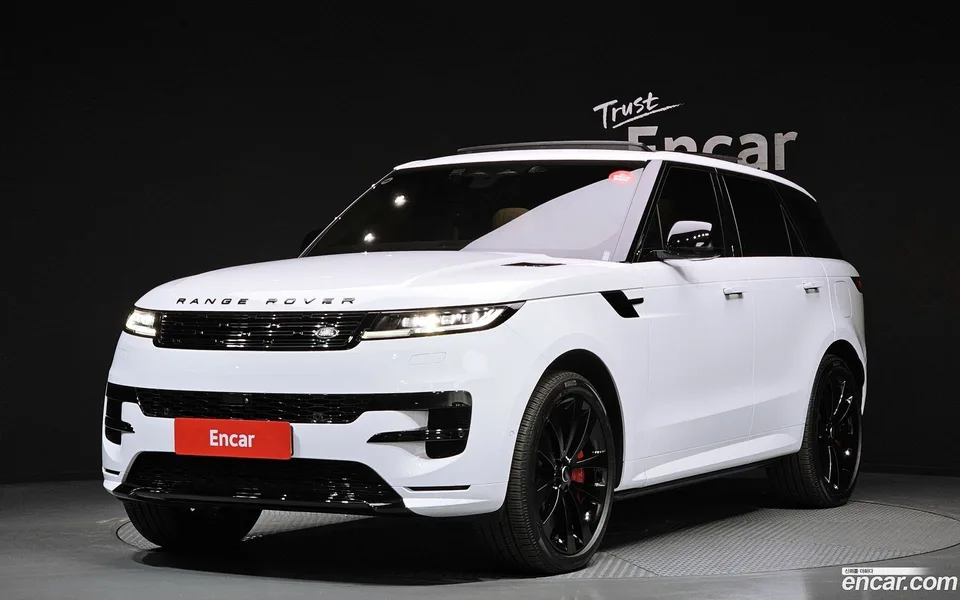 Land Rover Range Rover Sport P550E HSE 2025 — фото 1, купить с доставкой в Москву