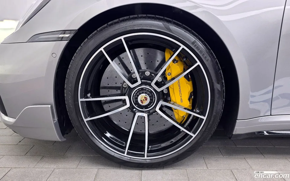 Porsche 911 (992) S 2022 — миниатюра 2