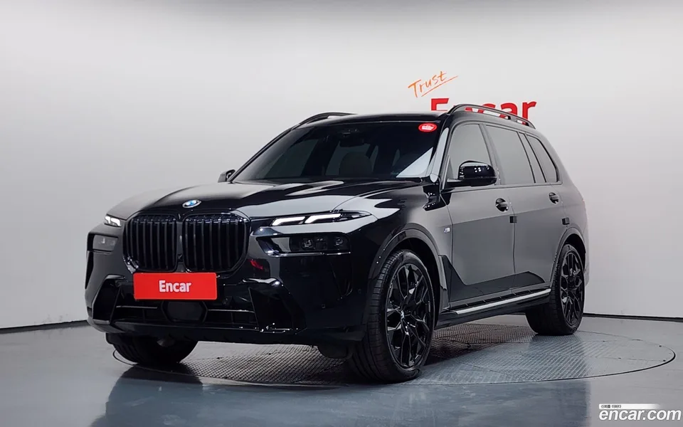 BMW X7 xDrive 40i M 6 2025 — фото 1, купить с доставкой в Москву
