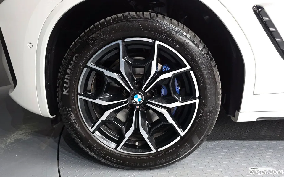 BMW X4 xDrive20i M 2023 — миниатюра 2