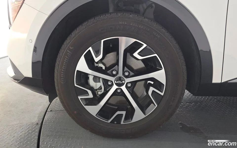 Kia Sportage Hybrid 2WD 2024 — миниатюра 2