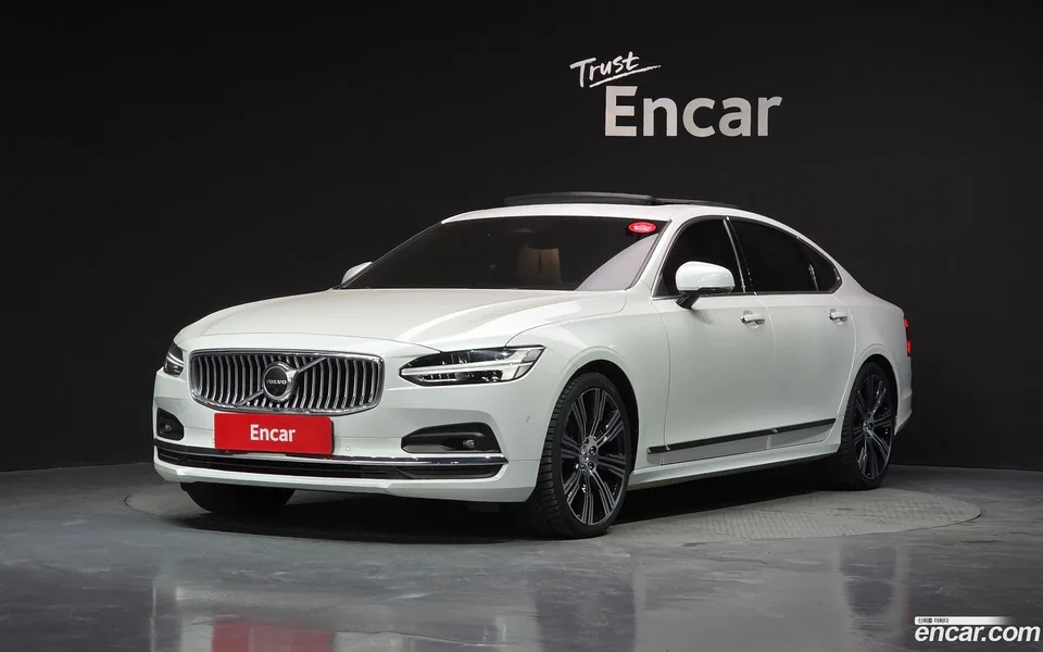 Volvo S90 B6 AWD 2023 — фото 1, купить с доставкой в Москву