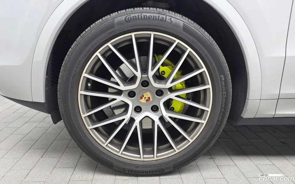 Porsche Cayenne 3.0 E- 2023 — миниатюра 2