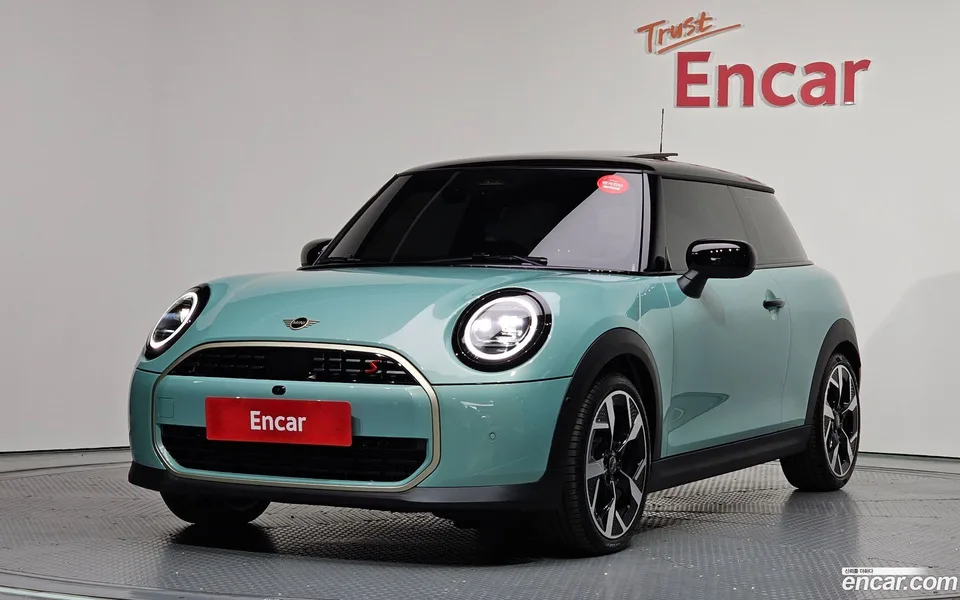 MINI Cooper S 2026 — фото 1, купить с доставкой в Москву