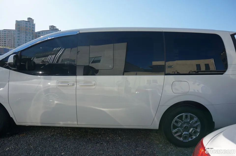 Hyundai Staria 5 2025 — миниатюра 4