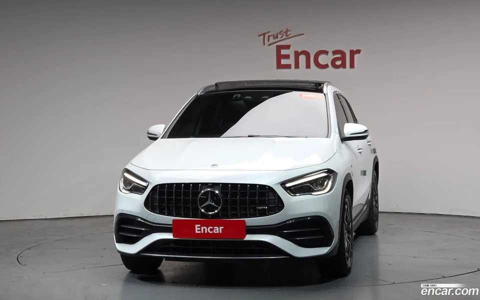 Mercedes-Benz GLA-Class GLA45 AMG 4MATIC+ 2023 — миниатюра 3