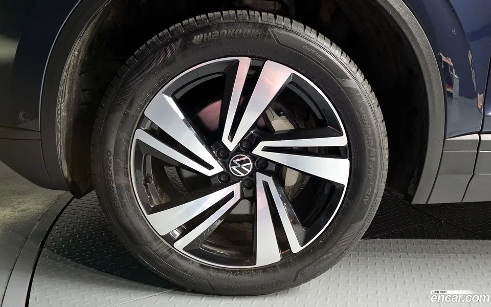 Volkswagen Touareg 3.0 TDI 2023 — миниатюра 2