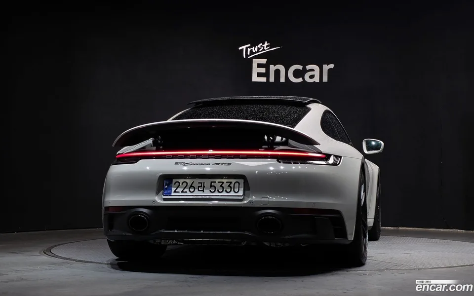 Porsche 911 (992) GTS 2023 — миниатюра 4