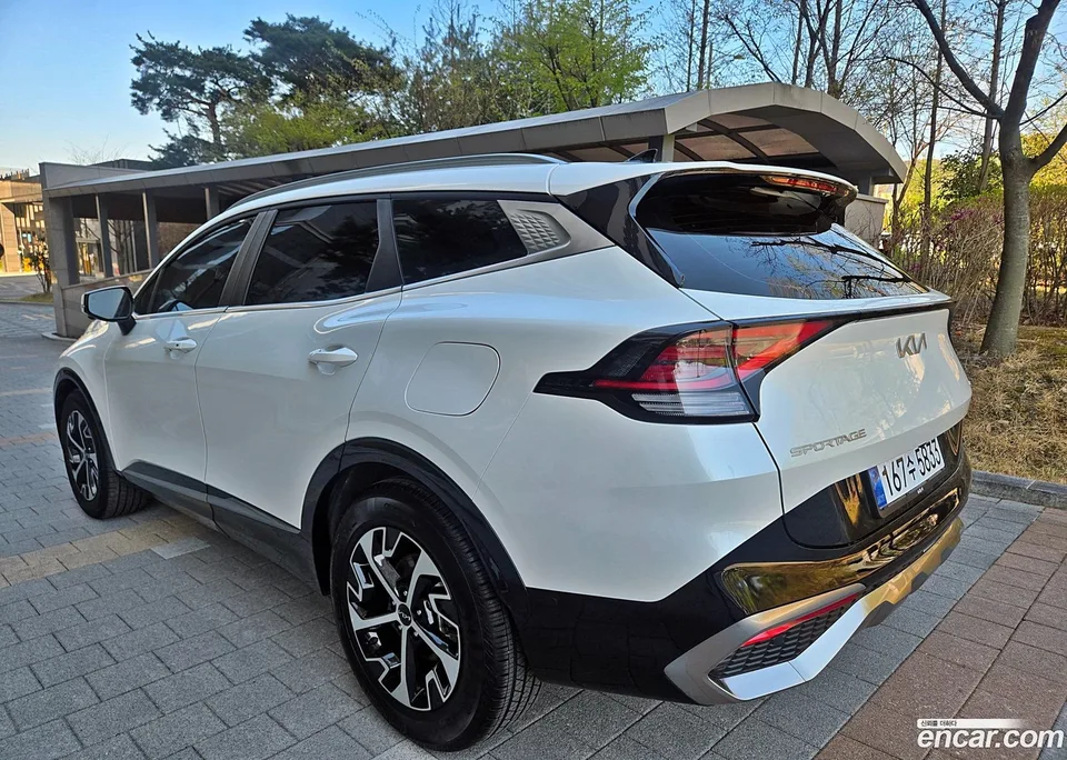 Kia Sportage Hybrid 2WD 2024 — миниатюра 4