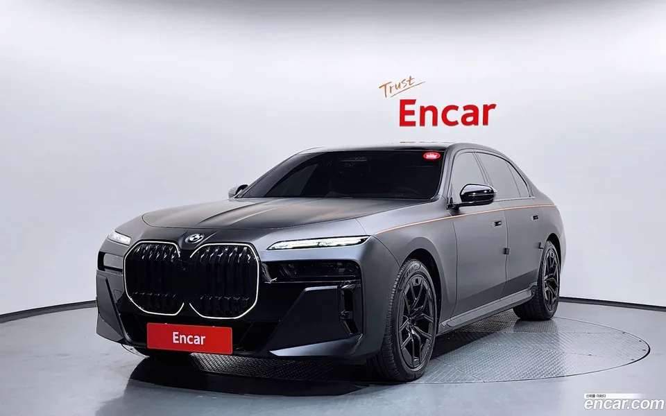 BMW 7 Series 740d xDrive M 2023 — фото 1, купить с доставкой в Москву