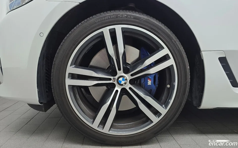 BMW 6 Series GT 630i xDrive M 2024 — миниатюра 2