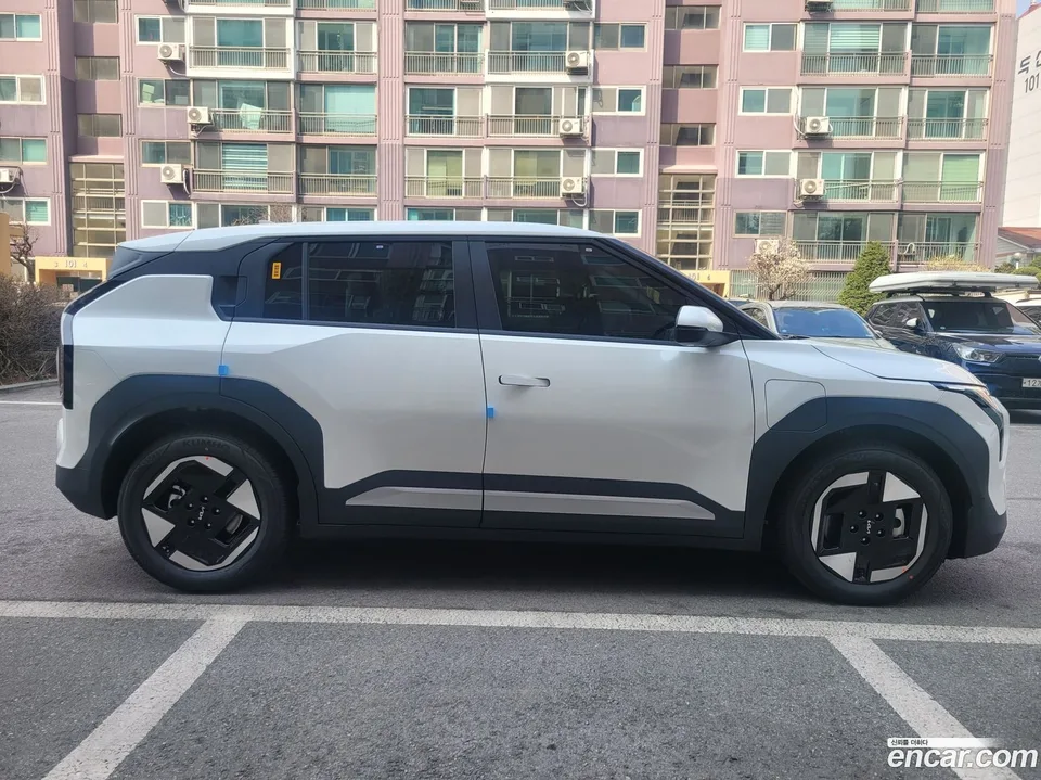 Kia EV3 2WD 2026 — thumbnail 4
