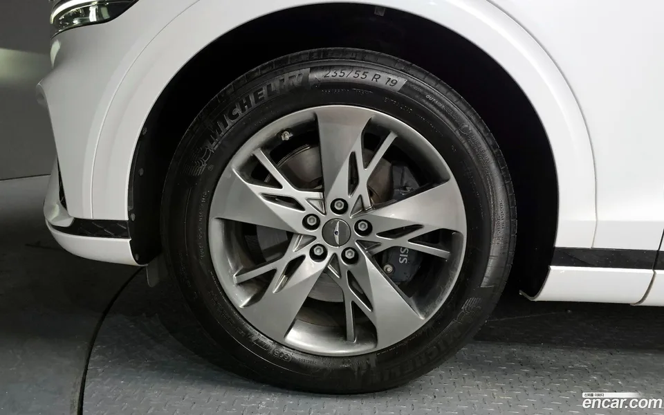 Genesis GV70 2.5T 2WD 2023 — миниатюра 2