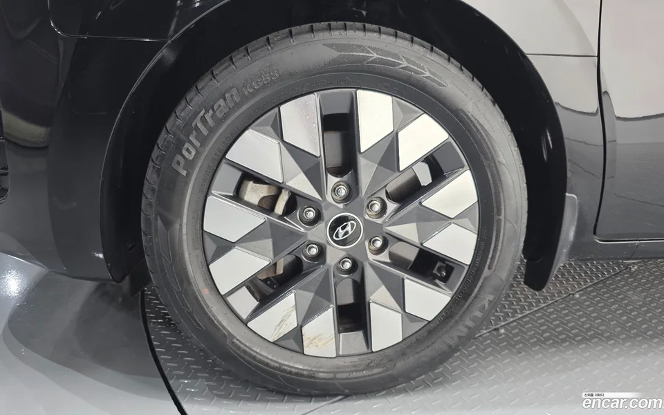 Hyundai Staria 4WD 9 2022 — миниатюра 2