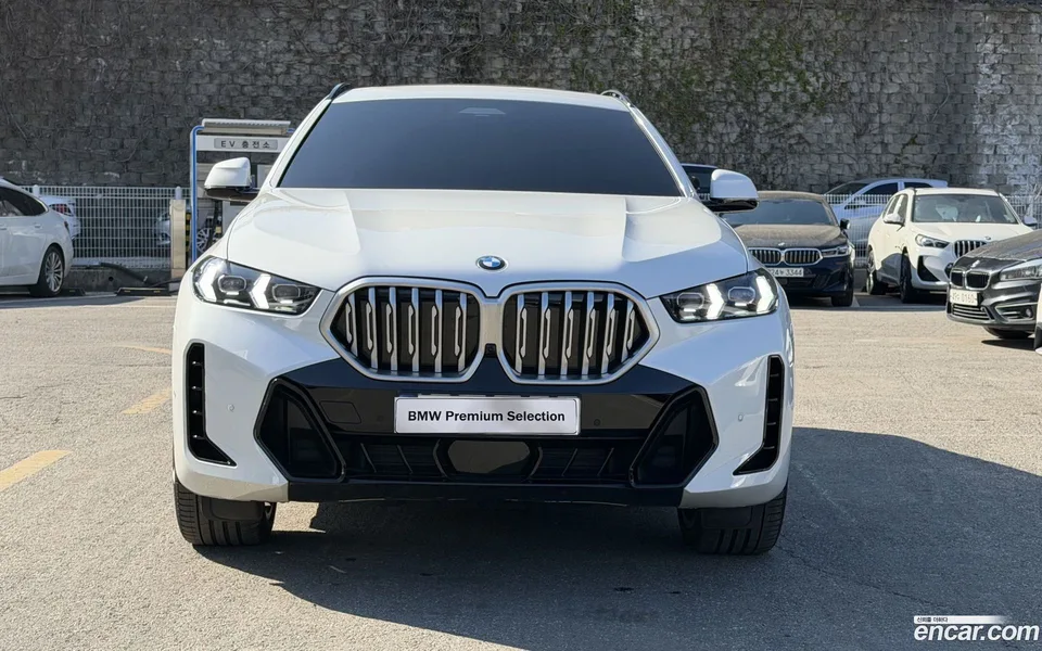 BMW X6 xDrive40i M 2023 — миниатюра 3