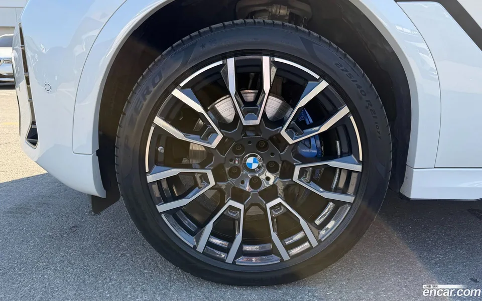BMW X6 xDrive40i M 2023 — миниатюра 5