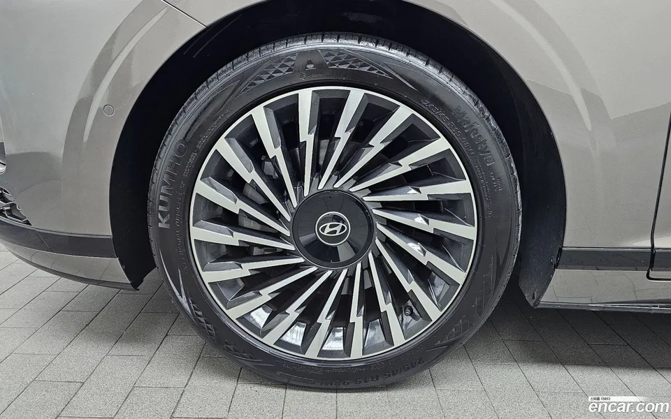 Hyundai Grandeur 2.5 2WD 2023 — миниатюра 5