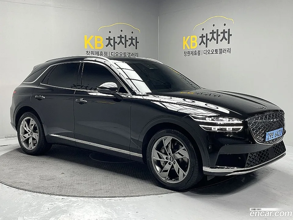 Genesis Electrified GV70 e-AWD 2022 — фото 1, купить с доставкой в Москву
