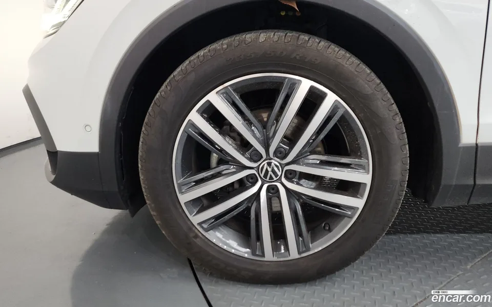 Volkswagen Tiguan 2.0 TDI 2024 — миниатюра 5