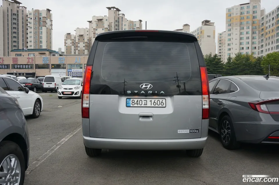 Hyundai Staria 5 2023 — миниатюра 4