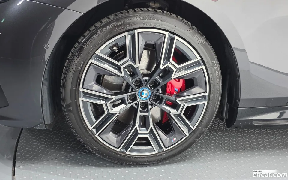 BMW i5 eDrive 40 M 2023 — миниатюра 2